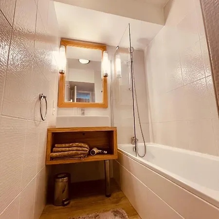 Au Port D Apartment
